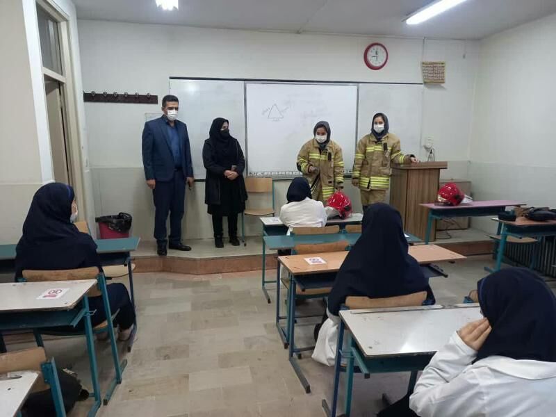 مانور زلزله در ۴۰  مدرسه البرز حضوری برگزار می شود
