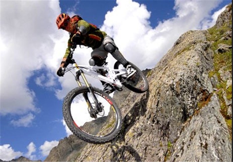 نایب قهرمانی تیم قروه در دوچرخه سواری لیگ کوهستان کشور