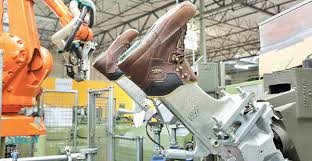 تامین ۸۰ درصد از هزینه‌های  حضور صنعتگران کفش در نمایشگاه‌های تراز اول دنیا