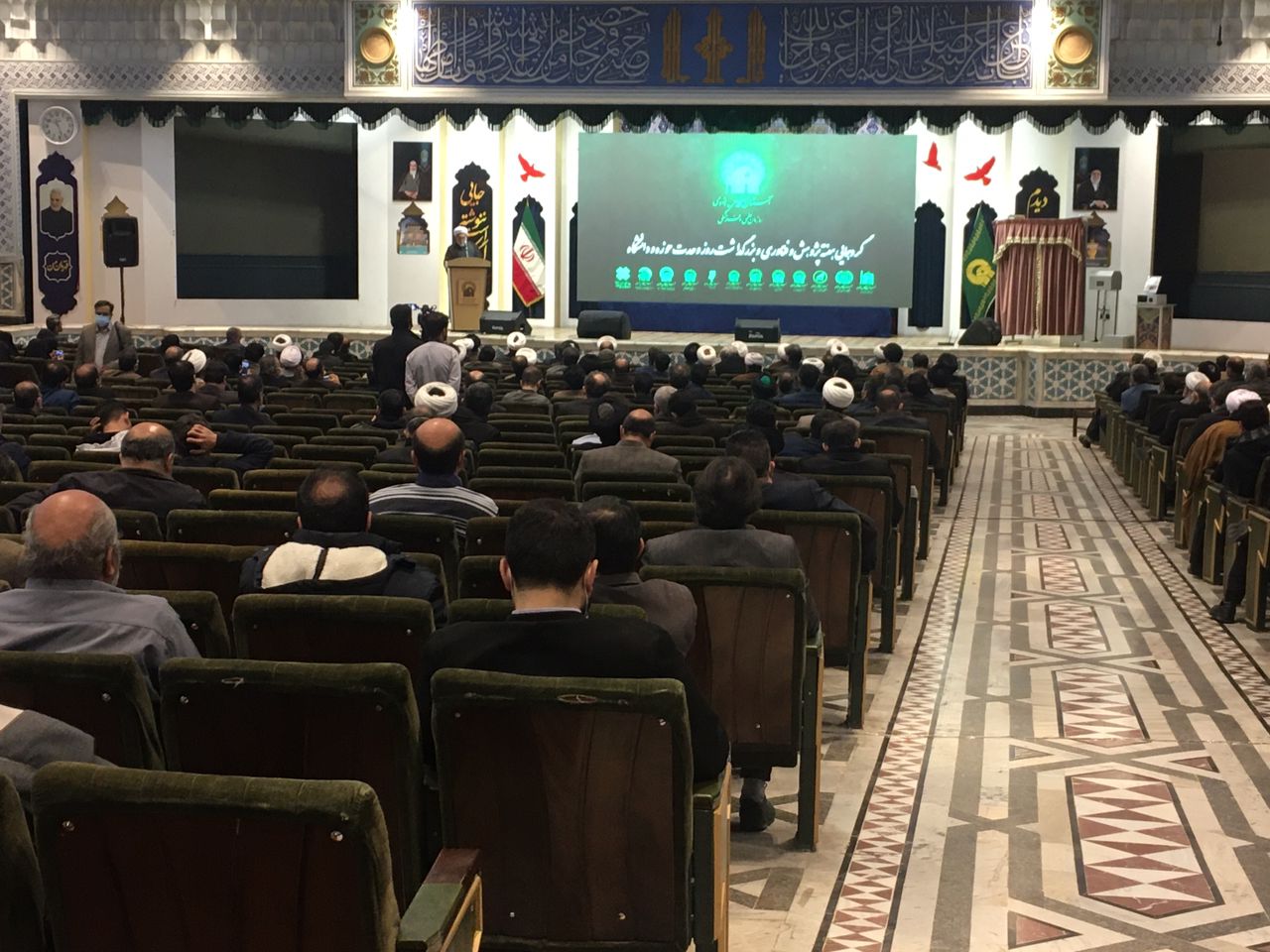 گردهمایی هفته پژوهش و فناوری و بزرگداشت روز وحدت حوزه و دانشگاه در مشهد