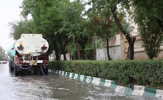 تداوم جمع آوری آب‌های سطحی در خیابان‌های شادگان