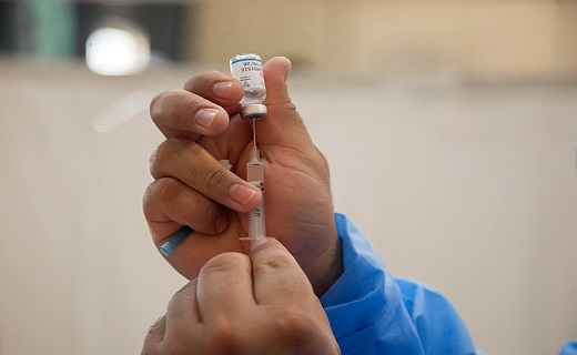 آغاز تزریق دز سوم واکسن کرونا برای افراد بالای ۱۸ سال
