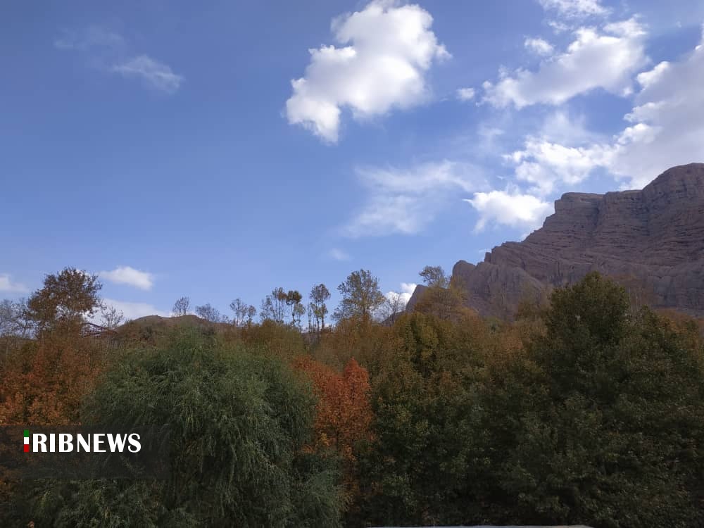 آسمان فارس صاف و گاهی همراه با وزش باد