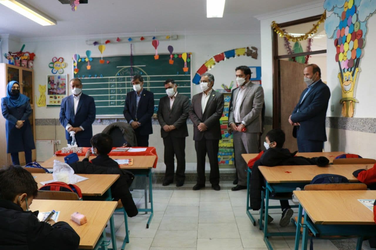 استاندار سمنان سری به مدارس زد؛روند مطلوب رعایت شیوه نامه ها در محیط های آموزشی