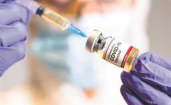 تزریق ۳۵۰۰ دوز واکسن مرحله سوم در ساوه و زرندیه