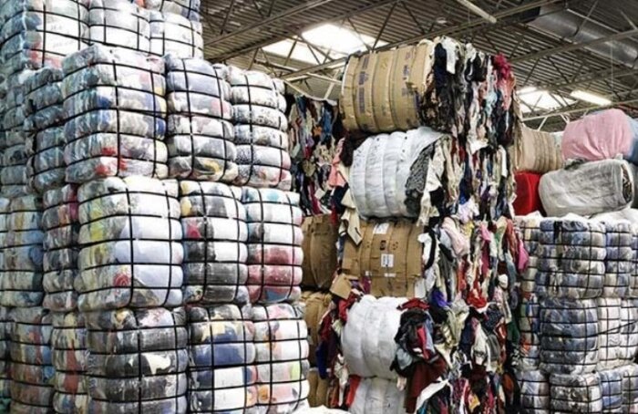 کشف بیش از ۲ هزار پوشاک خارجی قاچاق در تهران