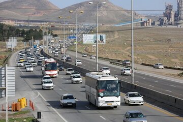 افزایش ۵۰ درصدی تردد خودرو‌ها در محور‌های استان یزد