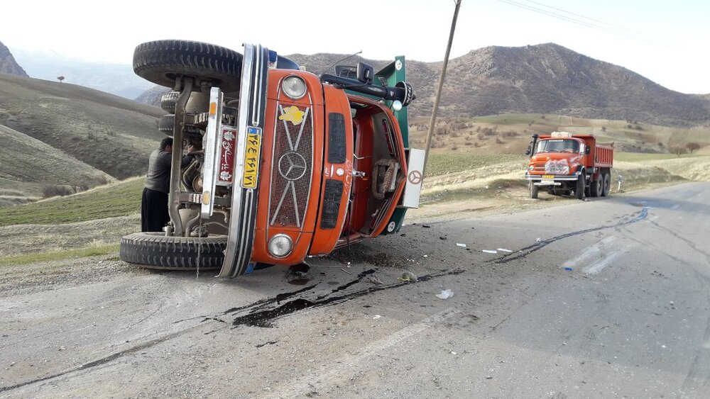 یک کشته بر اثر واژگونی کامیون در مریوان