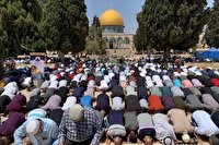 حضور ۵۰ هزار نمازگزار فلسطینی در مسجد الاقصی