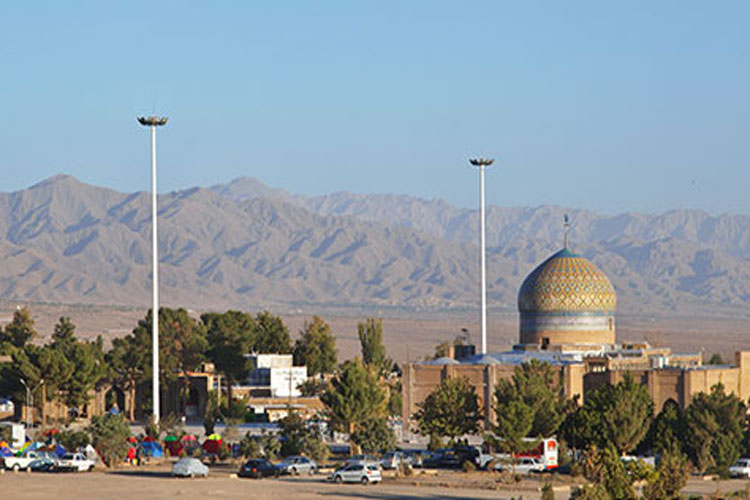 حضور بیش از ۲۰ هزار نفر در بقاع متبرکه و امامزادگان شهرستان گناباد