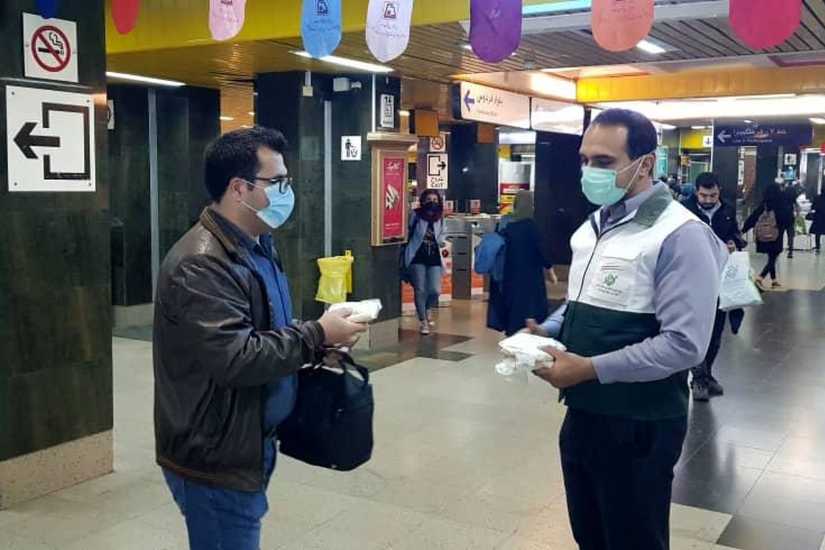 میزبانی متروی تهران از مسافران روزه‌دار با افطاری ساده