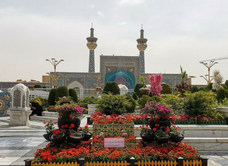 گل آرایی محل شهادت حجت الاسلام محمد اصلانی  در حرم رضوی