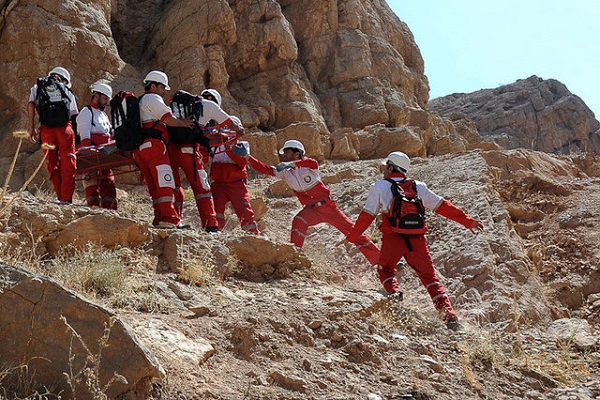 نجات کوهنورد مصدوم در کوه‌های خائیز بهبهان