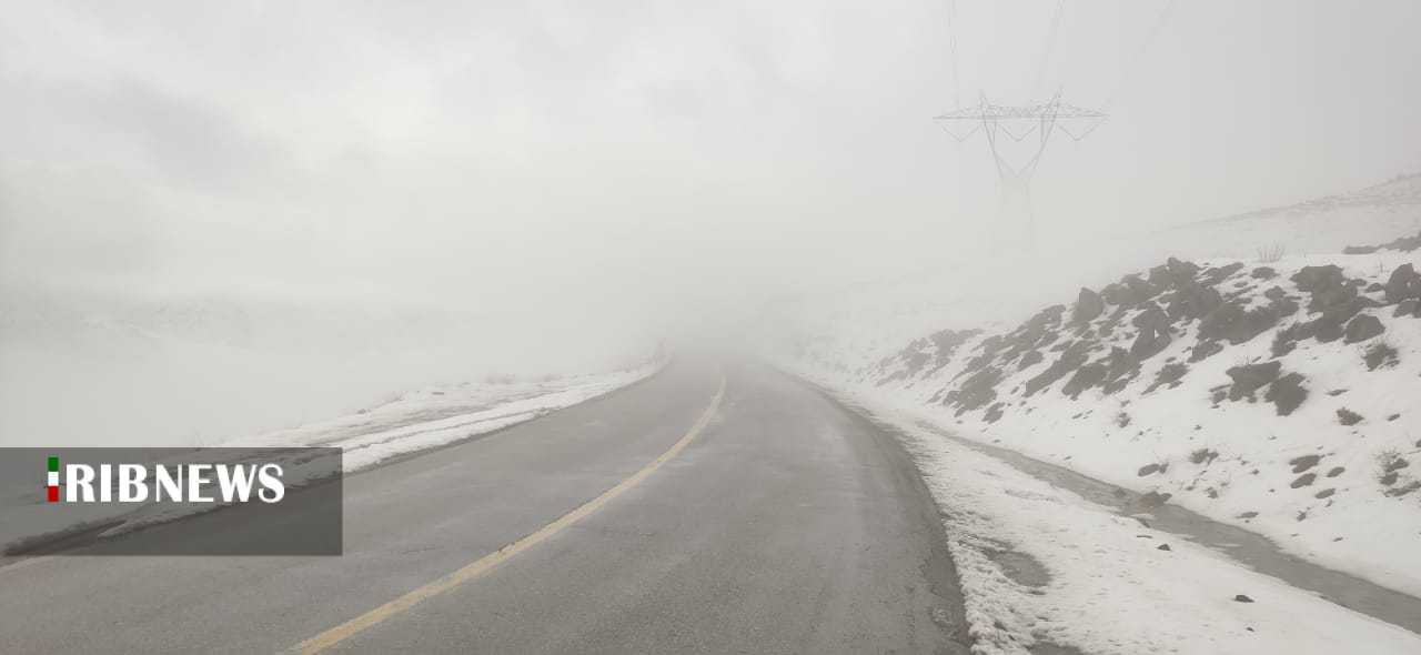 محورهای کوهستانی زنجان برفی و مه آلود