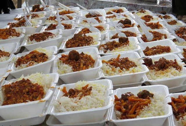 توزیع هزار و ۵۰۰ پرس غذای گرم بین نیازمندان شهرستان زیرکوه