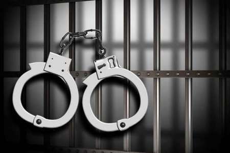 دستگیری سارق زن نما با ۸ فقره سرقت در اراک
