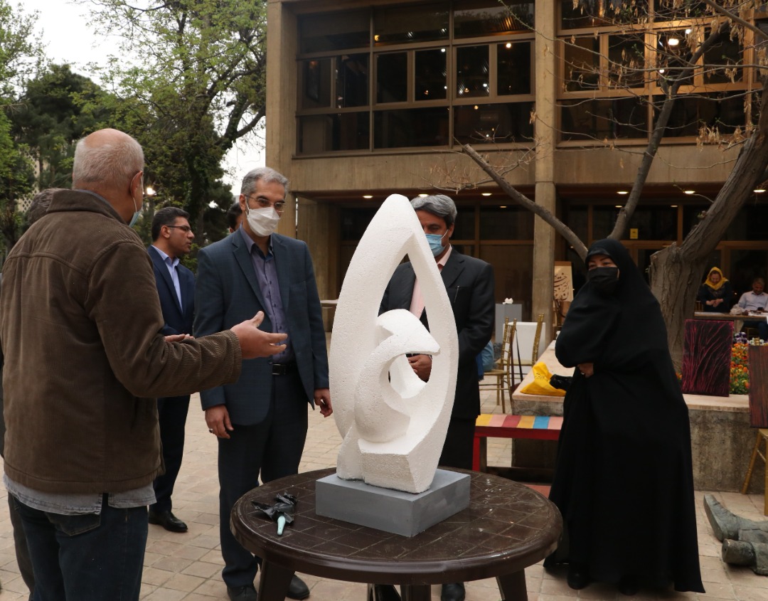 برپایی نمایشگاه آثار تجسمی با موضوع «هنر انقلاب اسلامی»