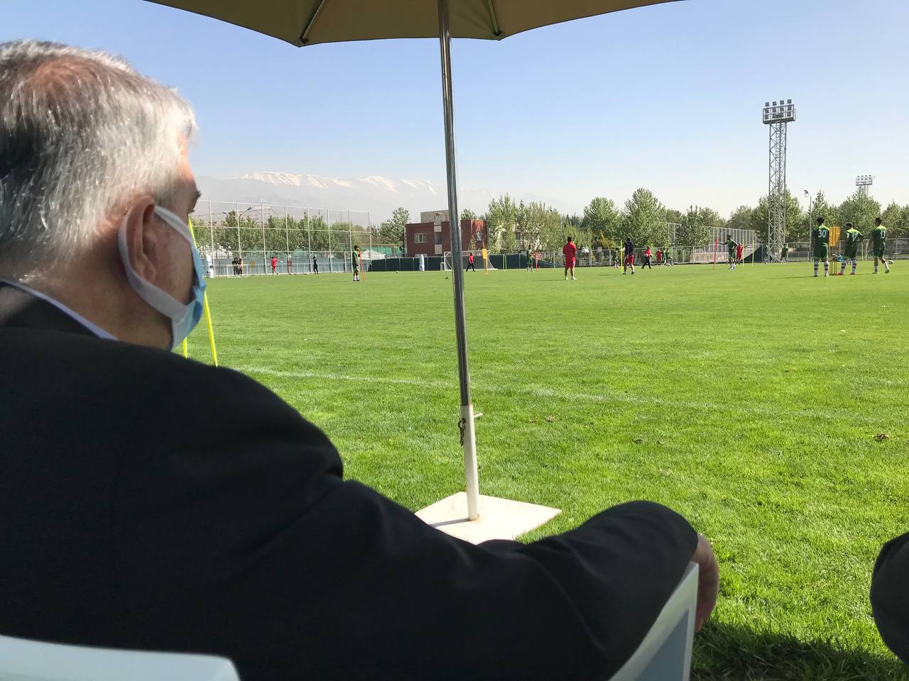 صالحی امیری: از همین امروز کمک های مالی به تیم فوتبال امید را آغاز می کنیم