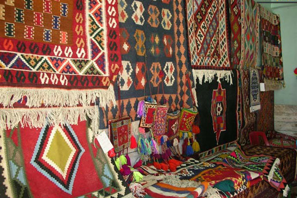 صادرات بیش از ۹ میلیون دلاری صنایع دستی آذربایجان غربی