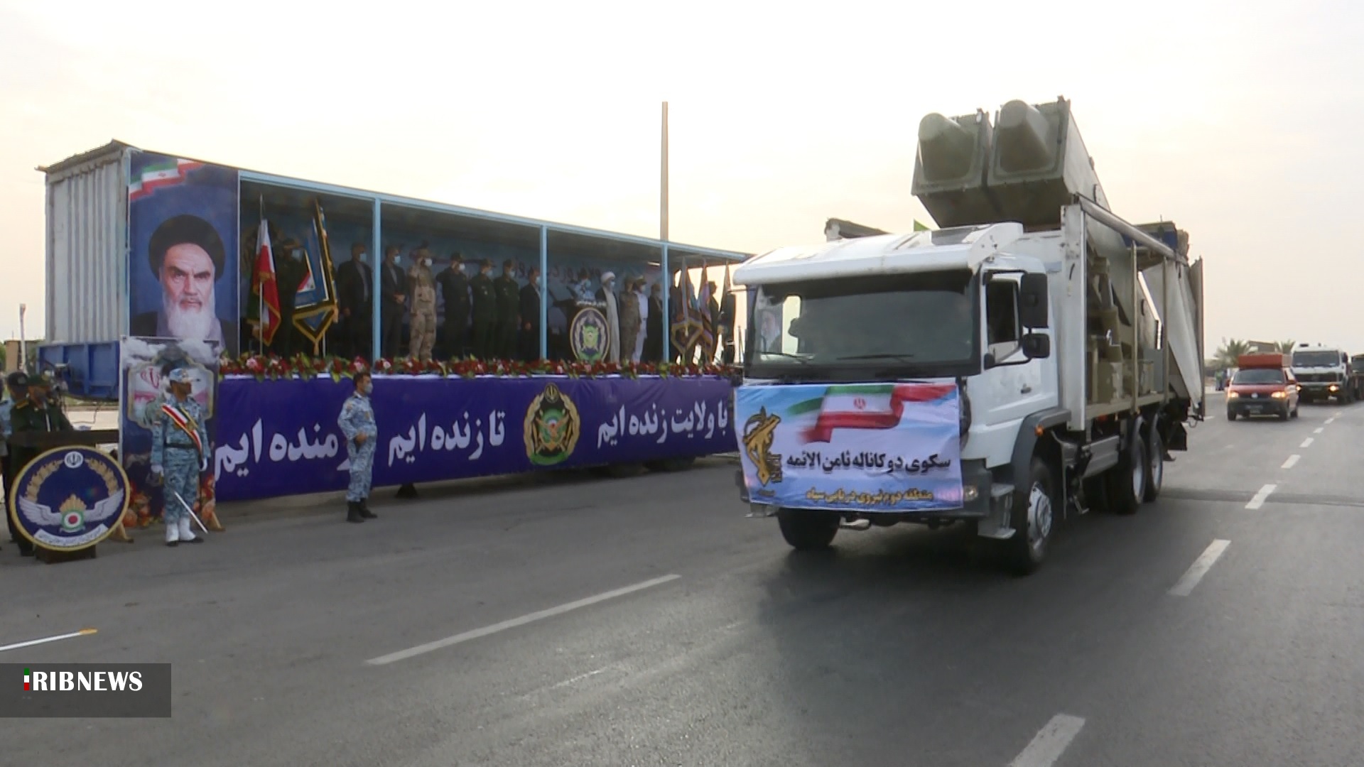 رژه خودرویی نیروهای مسلح استان بوشهر در روز ارتش