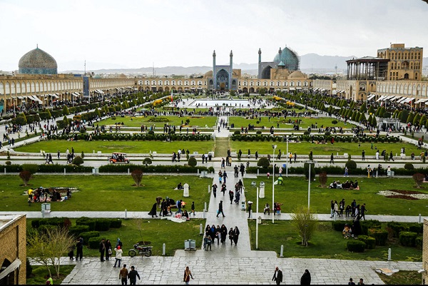 اوج استقبال گردشگران نوروزی از میدان نقش جهان اصفهان