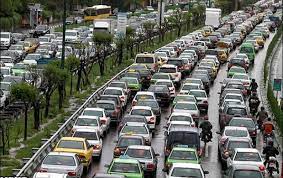 ترافیک پر حجم در بزرگراه همت مسیر شرق به غرب