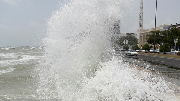 وزش باد شدید و افزایش ارتفاع موج در خلیج فارس تا سه متر
