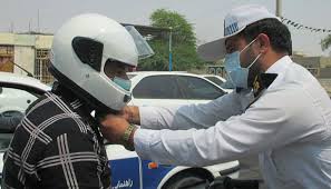 توزیع بیش از ۷۰۰ کلاه ایمنی بین موتورسواران بوشهر