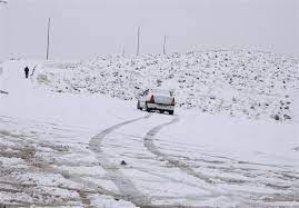 مسدود شدن راه ارتباطی ۹۴ روستای زنجان با برف