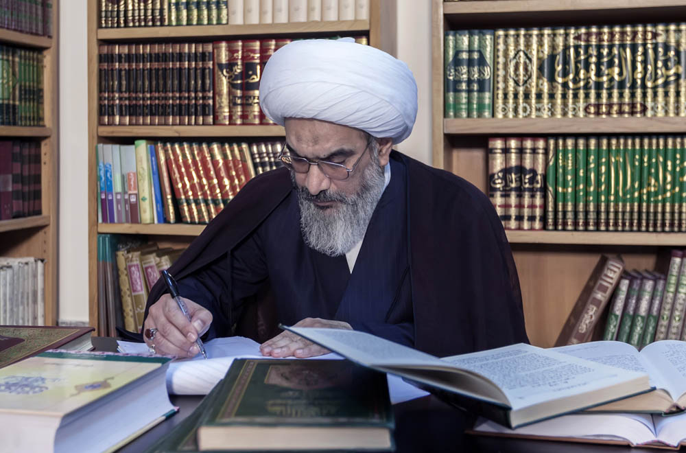 امام جمعه بوشهر توهین نشریه فرانسوی به مقدسات را محکوم کرد