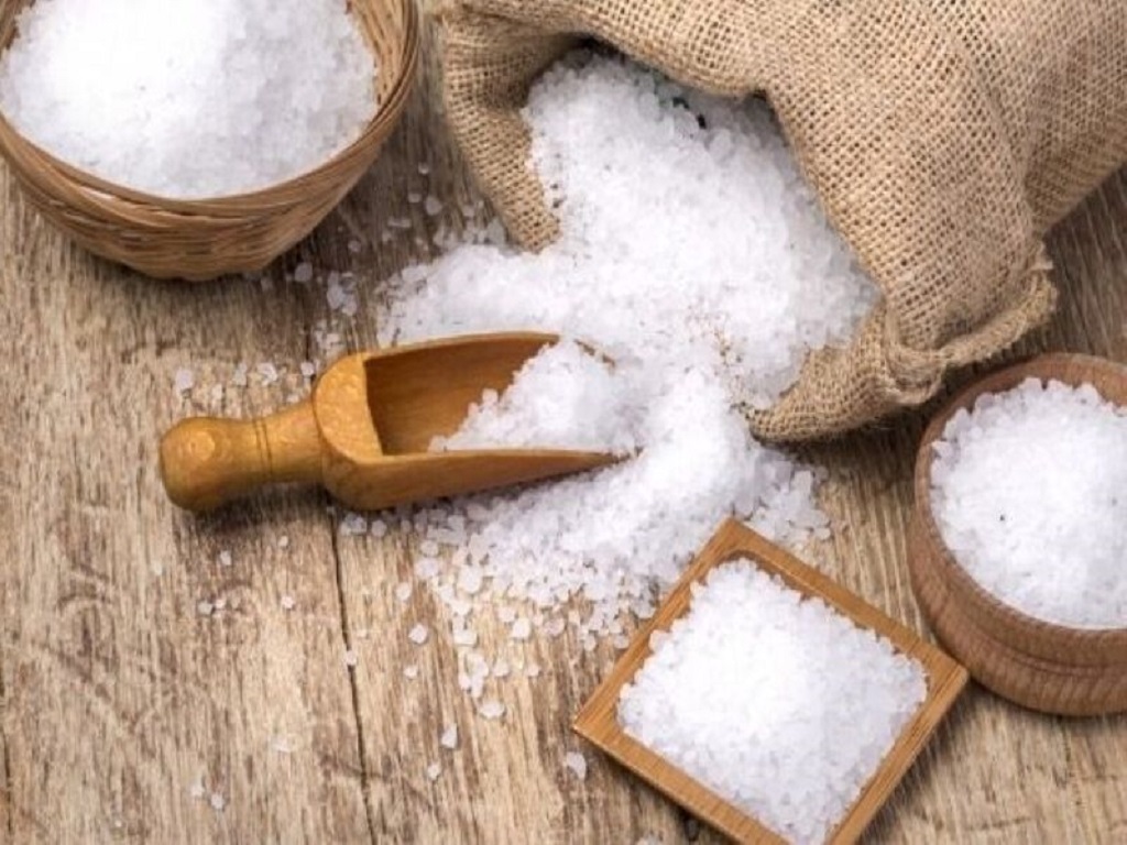 یک انبار نمک غیراستاندارد در شهرستان گرگان پلمب شد