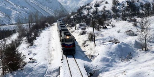 قطار تهران- شیراز به مسیر خود ادامه داد