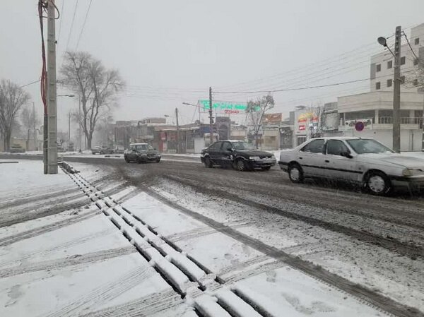 رانندگان برای تردد در شهرکرد از زنجیر چرخ استفاده کنند