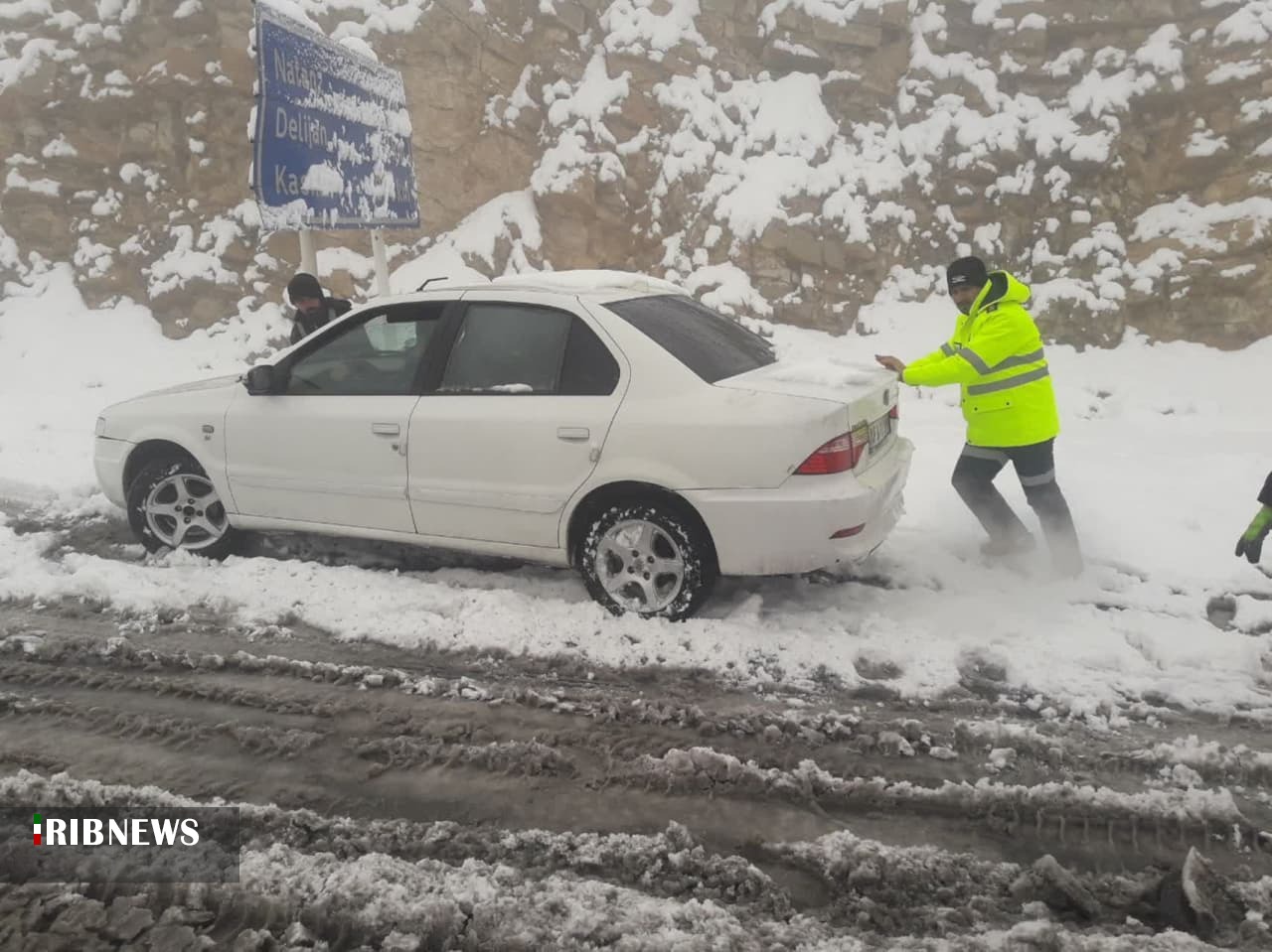 بارش بیش از ۶ سانتی متر برف در میمه