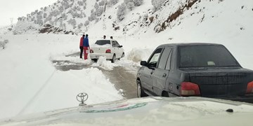 نجات سرنشینان گرفتار در جاده اندیکا به بازفت