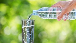 تعزیر یک شرکت آب معدنی برای گرانفروشی