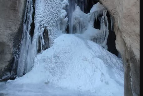 یخ زدن آبشار ۲۹ متری رودمعجن تربت حیدریه