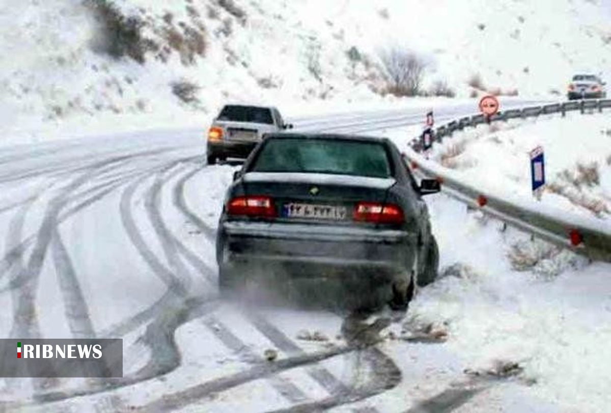 هشدار پلیس راه همدان نسبت به لغزندگی جاده های استان