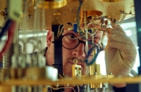 اختراع رایانه های کوانتومی برای اندازه‌گیری دقیق اجسام کوچک
