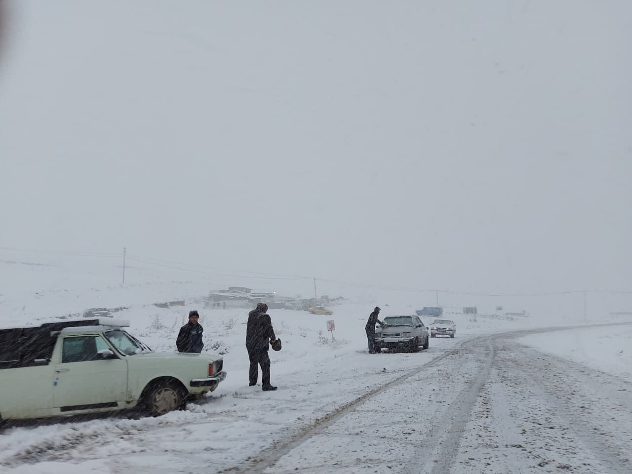 تردد سخت در محورهای روستایی استان یزد