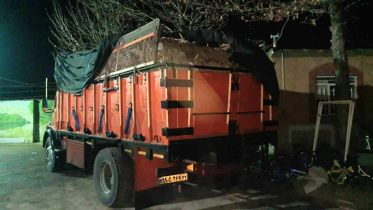 توقیف یک دستگاه کامیون حامل چوب درختان تاغ در نیشابور