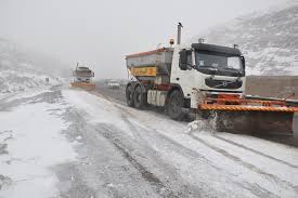 برف روبی بیش از هزار کیلومتر از محور‌های استان کرمانشاه
