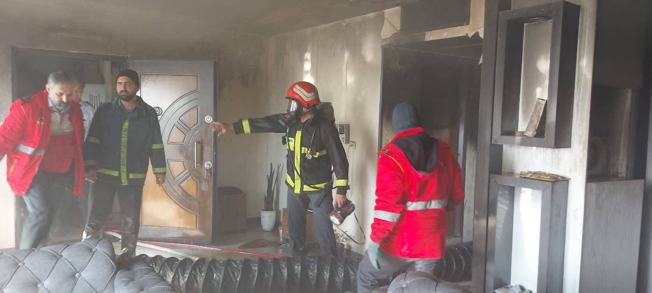 مهار آتش در منزلی مسکونی در خمینی شهر