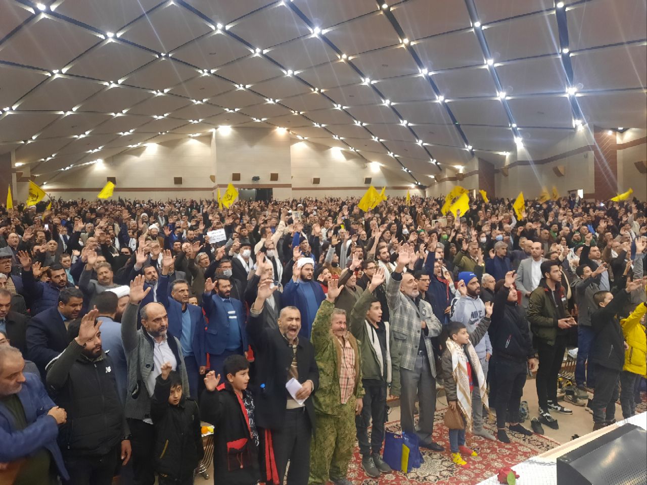 برگزاری یادواره شهدای لشکر فاطمیون در مشهد