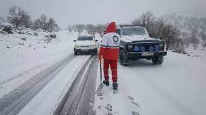 امدادرسانی به ۴۸ خودروی گرفتار در کولاک برف اندیکا
