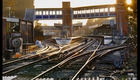 توقف تقریبا همه قطار‌ها در انگلیس در پی اعتصاب کارکنان راه آهن