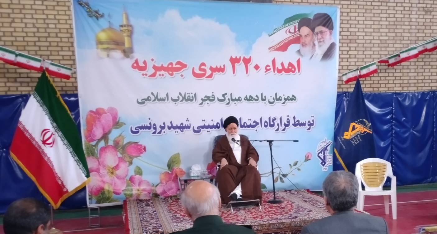 اهدای ۳۲۰ سری جهیزیه به نوعروسان حاشیه شهر مشهد