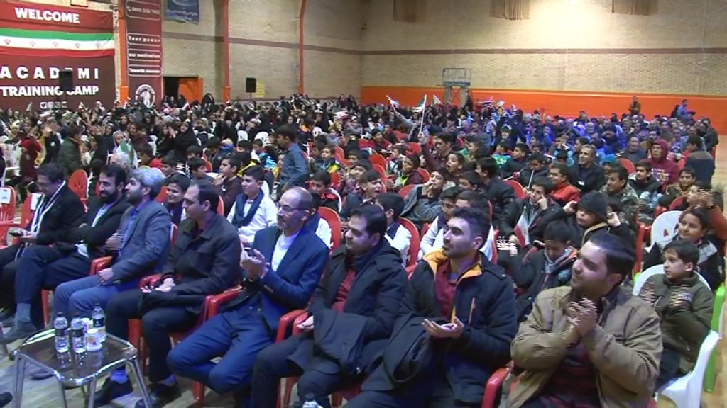 برگزاری جشن انقلاب در روستای قلعه امیریه خمینی شهر