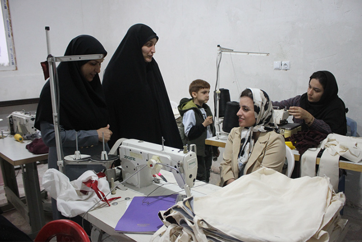 راه‌اندازی طرح کارآفرینی تولید پوشاک به همت یکی از بانوان کارآفرین بوشهری