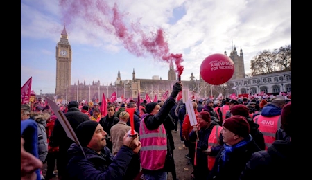 از دست رفتن حدود یک میلیون روز کاری در پی اعتصاب‌های یک ماهه در انگلیس